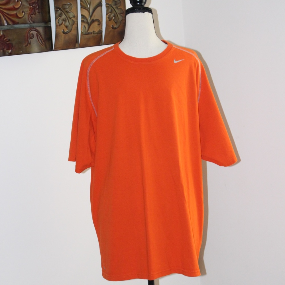 Nike Team, short sleeve orange shirt